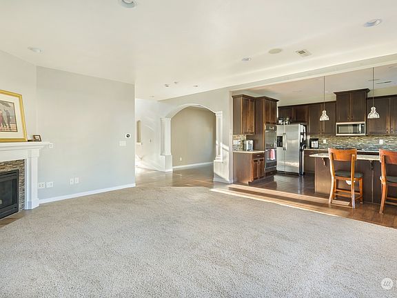 4th image of 13610 193rd Avenue E