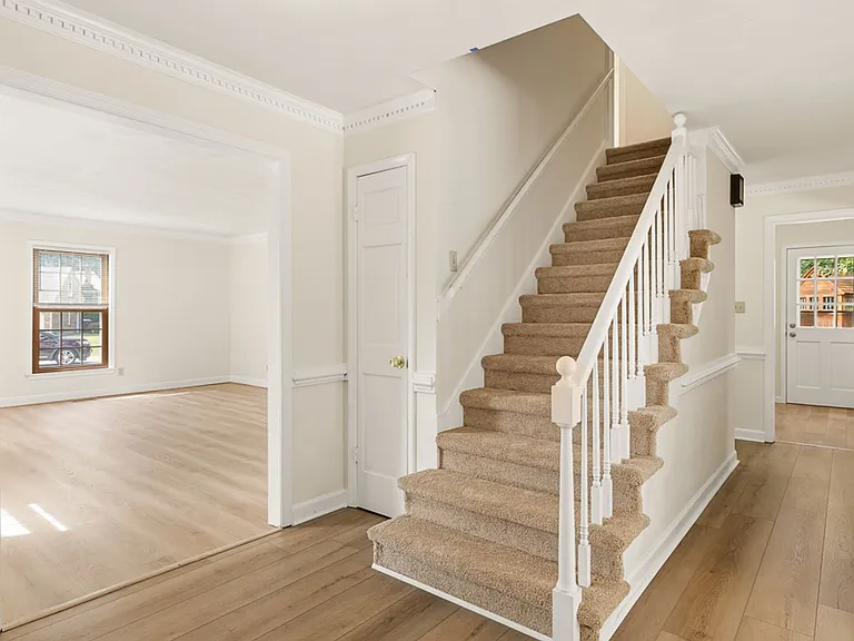 512 Bonsack Ct — Photo 6