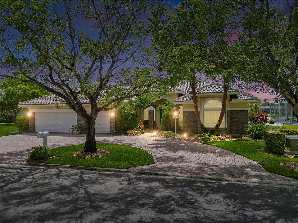 1st image of 4535 NW 85th Avenue