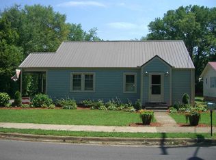 208 E Charlotte Ave, Scottsboro, AL 35768