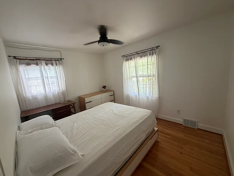 703 York Dr — Photo 7