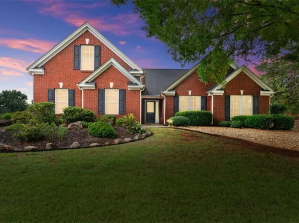 130 Meadowcreek Dr, Jefferson, GA 30549