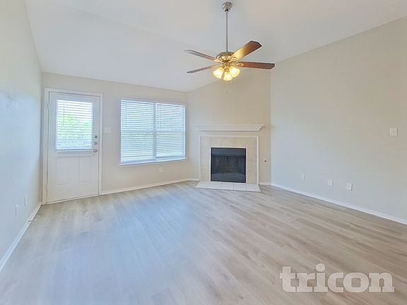 2nd image of 1228 Artesia Dr