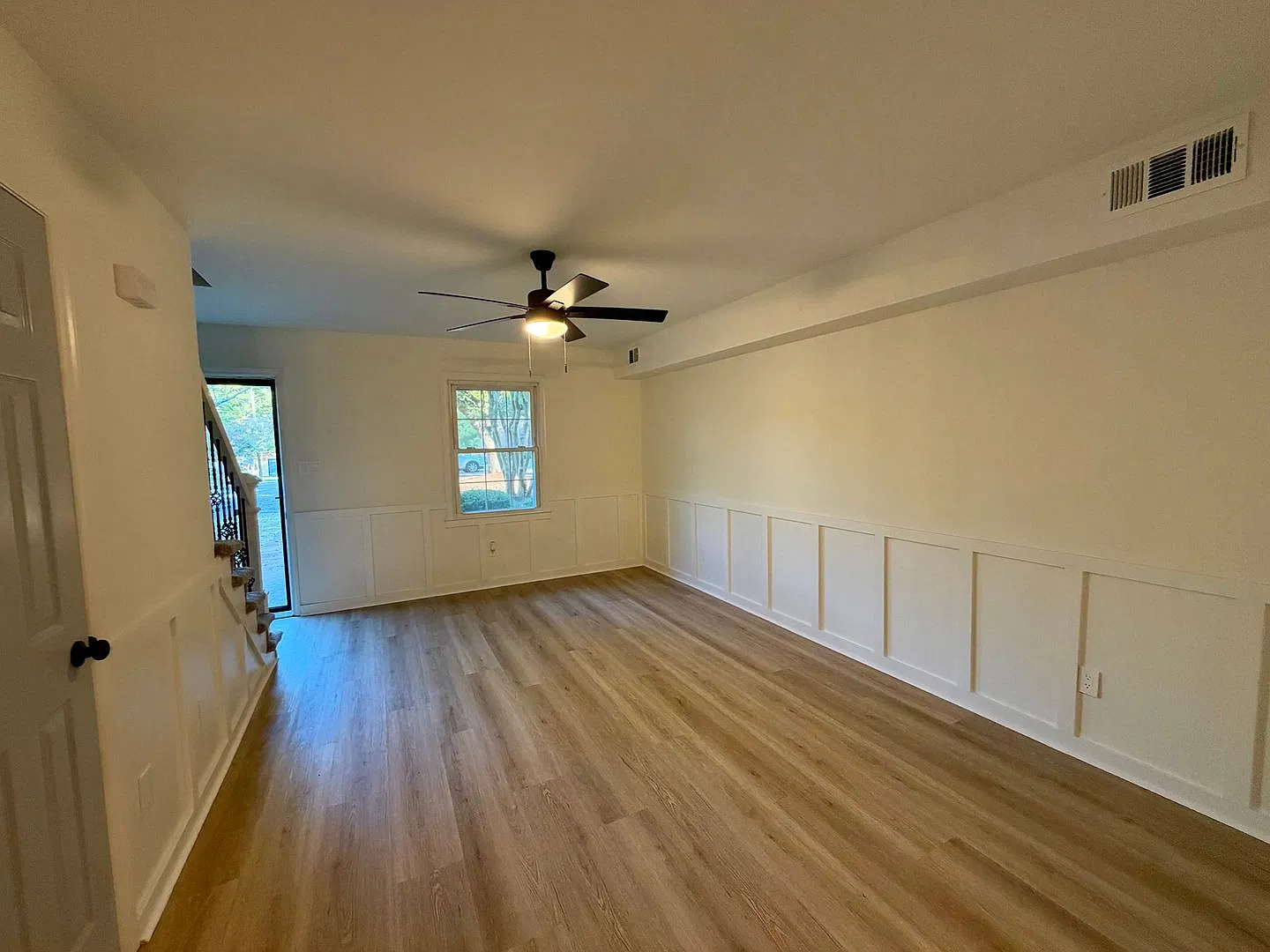 4705 Blue Bird Unit E- Bev Roberts Rentals and Property Management — Photo 2