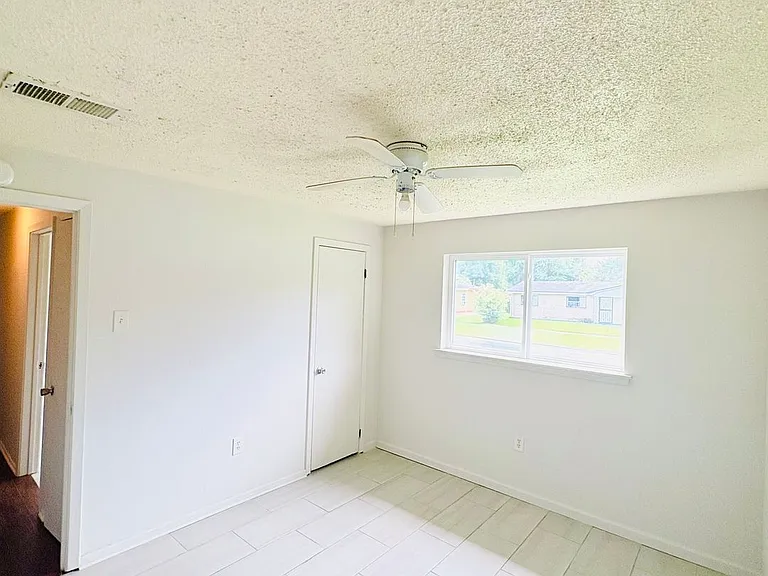5945 W Fairlane Ct — Photo 8