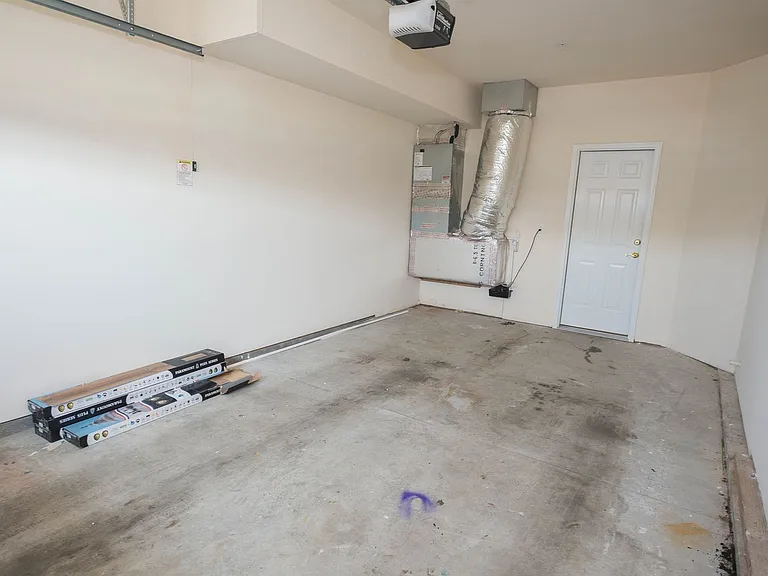 403 Parkview Ct — Photo 28