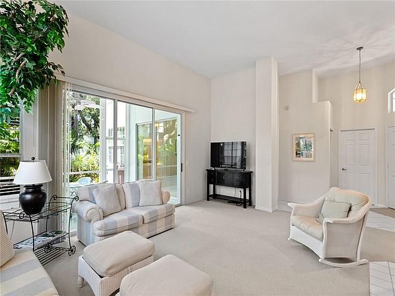 4th image of 8844 Lakeside Cir