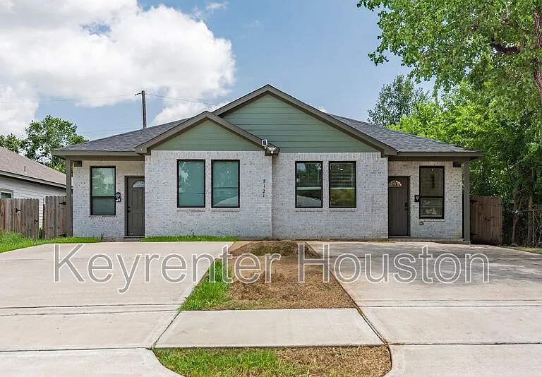 5121 Southwind St — Photo 2