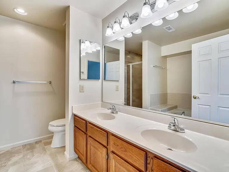 5205 Columbia Rd #9 — Photo 20