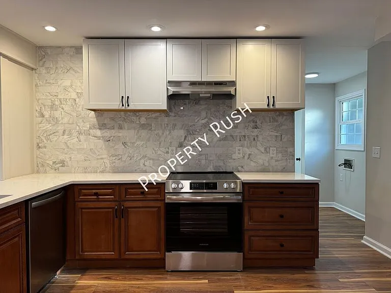 2945 Old Britain Cir — Photo 11