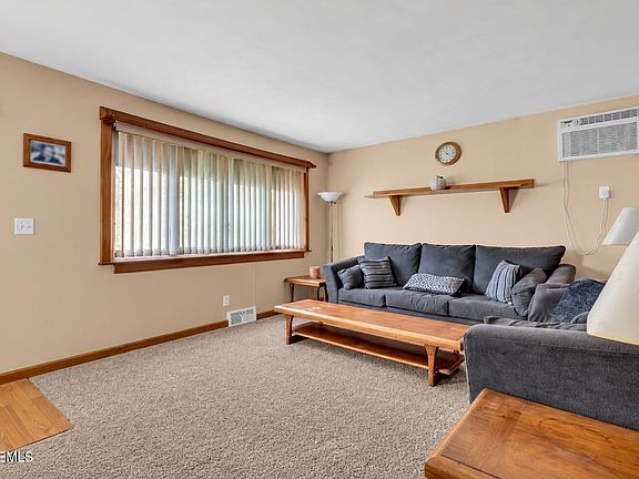 4th image of 6 Beam Avenue