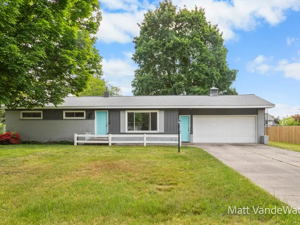 7318 22nd Ave, Jenison, MI 49428