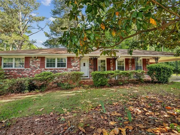 4074 Idlevale Dr, Tucker, GA 30084