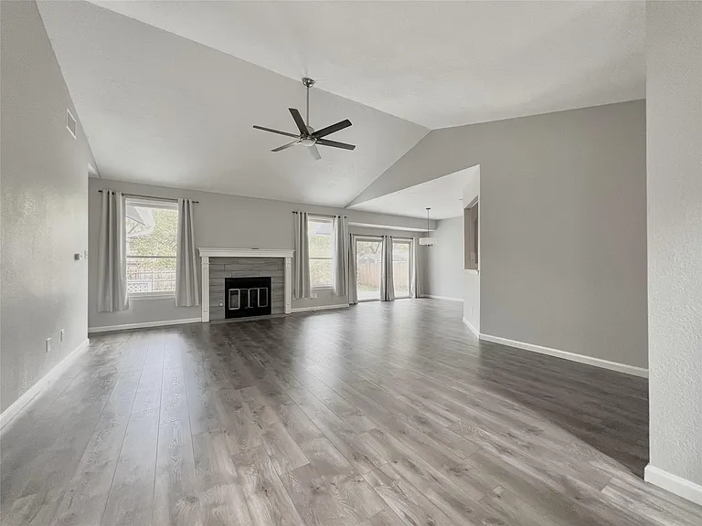 11917 Meadowfire Dr — Photo 5