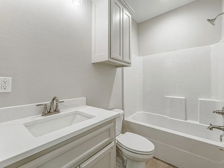 981 N Clinton St #102 — Photo 16