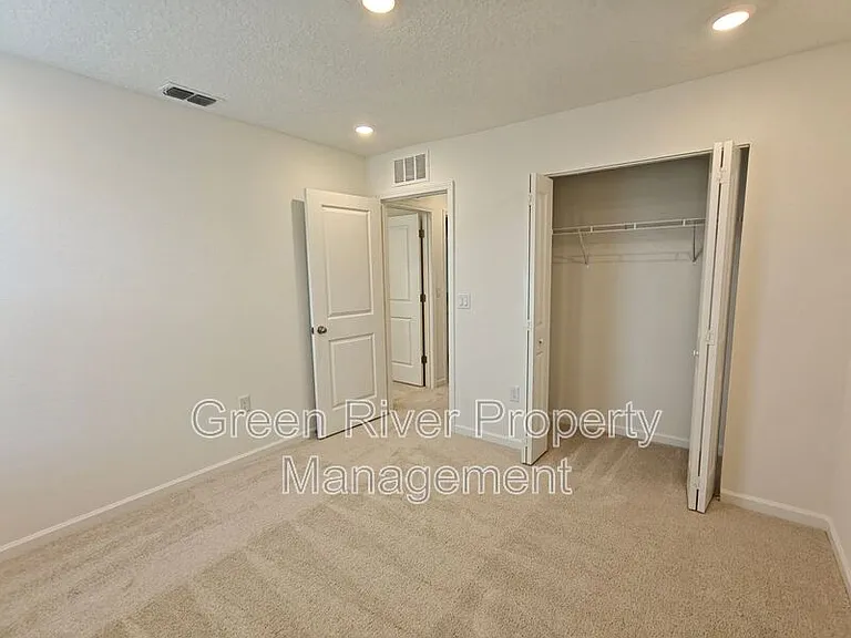 5724 Lagoon Cruise Way — Photo 28