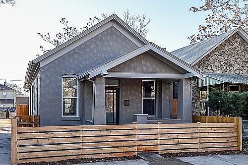 1st image of 423 N Galapago St