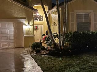 9592 Lago Dr, Boynton Beach, FL 33472