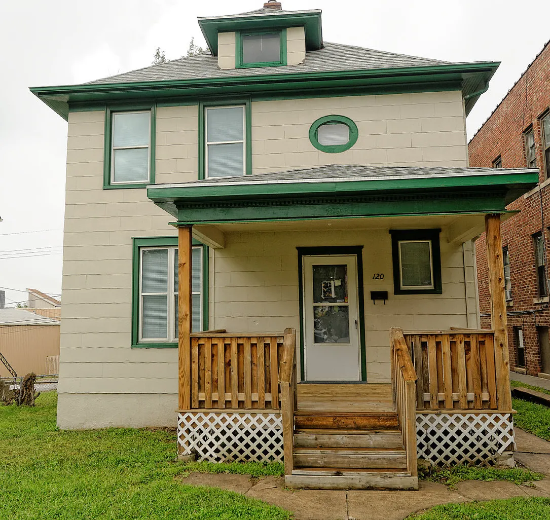 Available NOW! | 3 Bedroom home | Blackstone — Photo 2