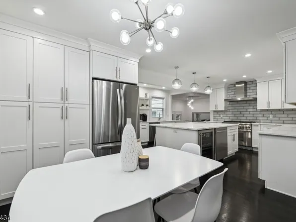 20 Overlook Ter, Millburn Twp., NJ 07078