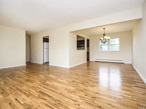 3rd image of 47 East Ave