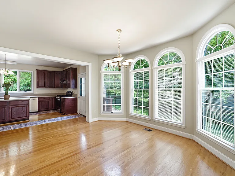 2725 Oldewood Dr — Photo 10