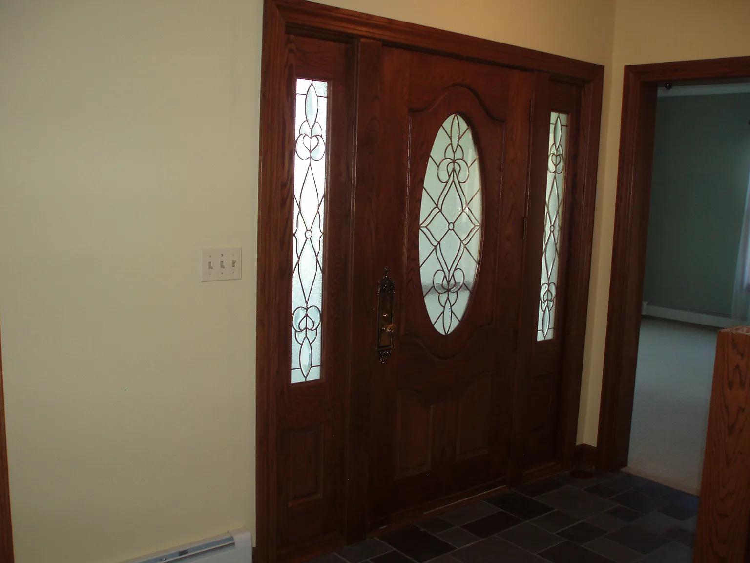 4 bed, 3.5 bath, 4300 sqft, $3,000 — Photo 3