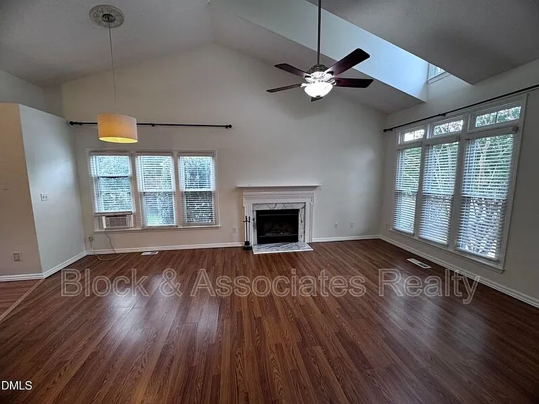 4125 Cobble Ct — Photo 6