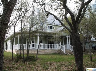 109 Abierto Cv, Blanco, TX 78606