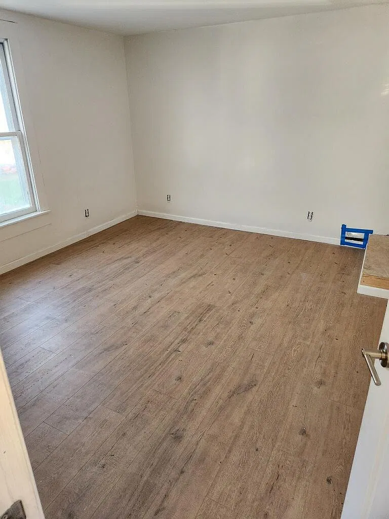 4 bed, 2260 sqft, $1,999 — Photo 4