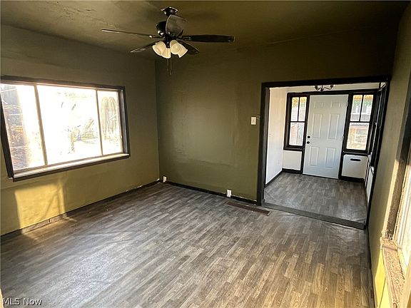 4th image of 1216 Erie St