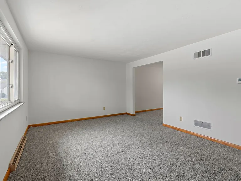 1105 Anna Ave — Photo 12