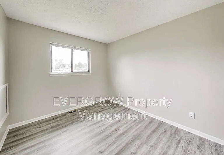 9455 Huggin Hollow Rd — Photo 13