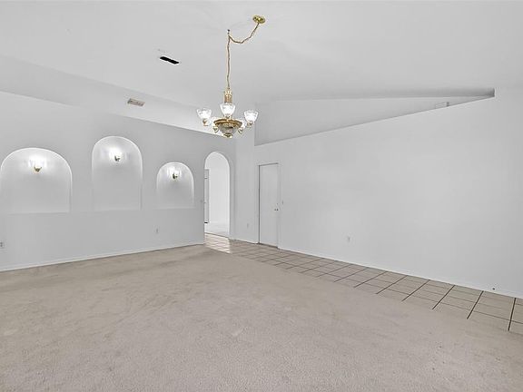 5th image of 615 Briarcliff Rd