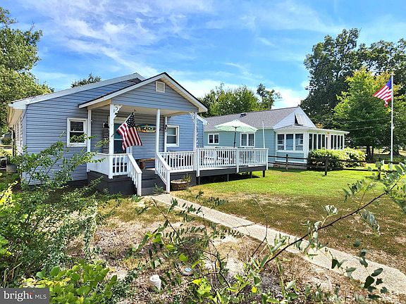 4th image of 1324 Monroe Bay Ave