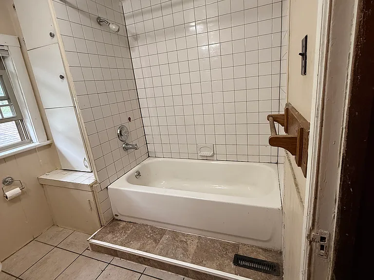Upstairs Bathroom