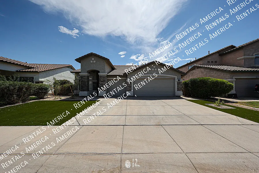 Gorgeous 4 Bd/2 Bth w/Office & Pool, Desirable Chandler Location — Photo 2