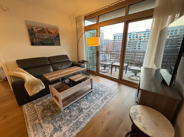 888 N Quincy St, Arlington, VA