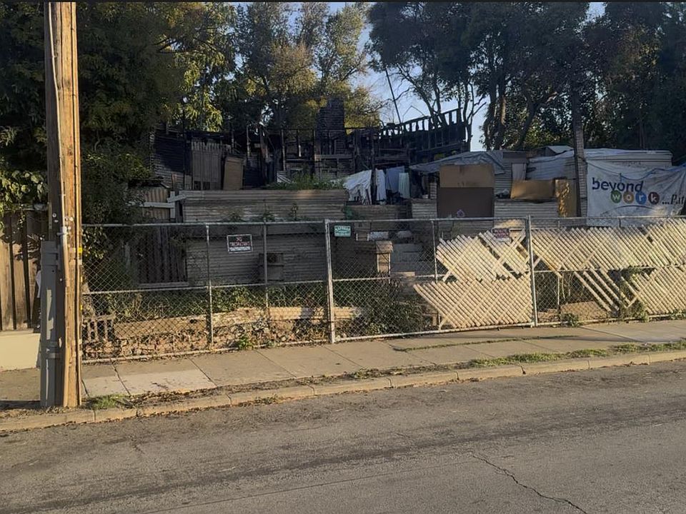 2nd image of 470 E Saint James St
