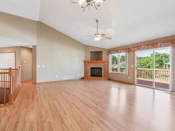 5th image of 1505 W Jackson Ave