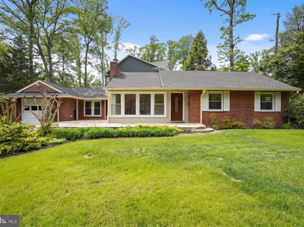 7616 Admiral Dr, Alexandria, VA 22308