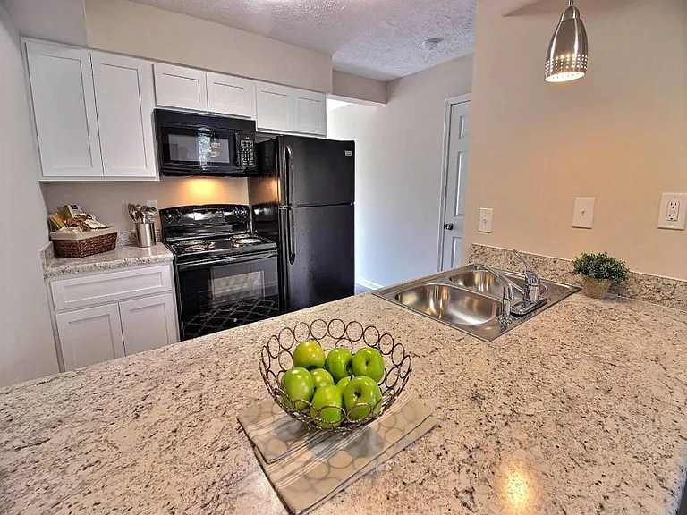 City Pointe — Photo 21