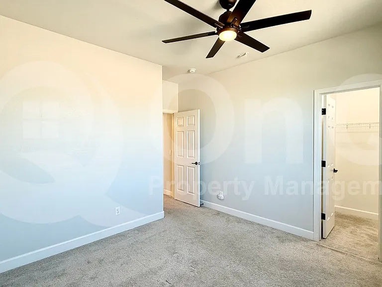 572 N Bell Dr — Photo 20
