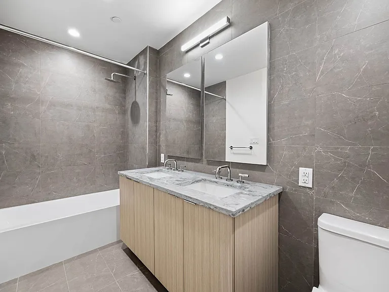 100 Sullivan Pl #504 — Photo 5