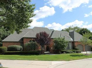 30 Windemere Pl, Grosse Pointe, MI 48236