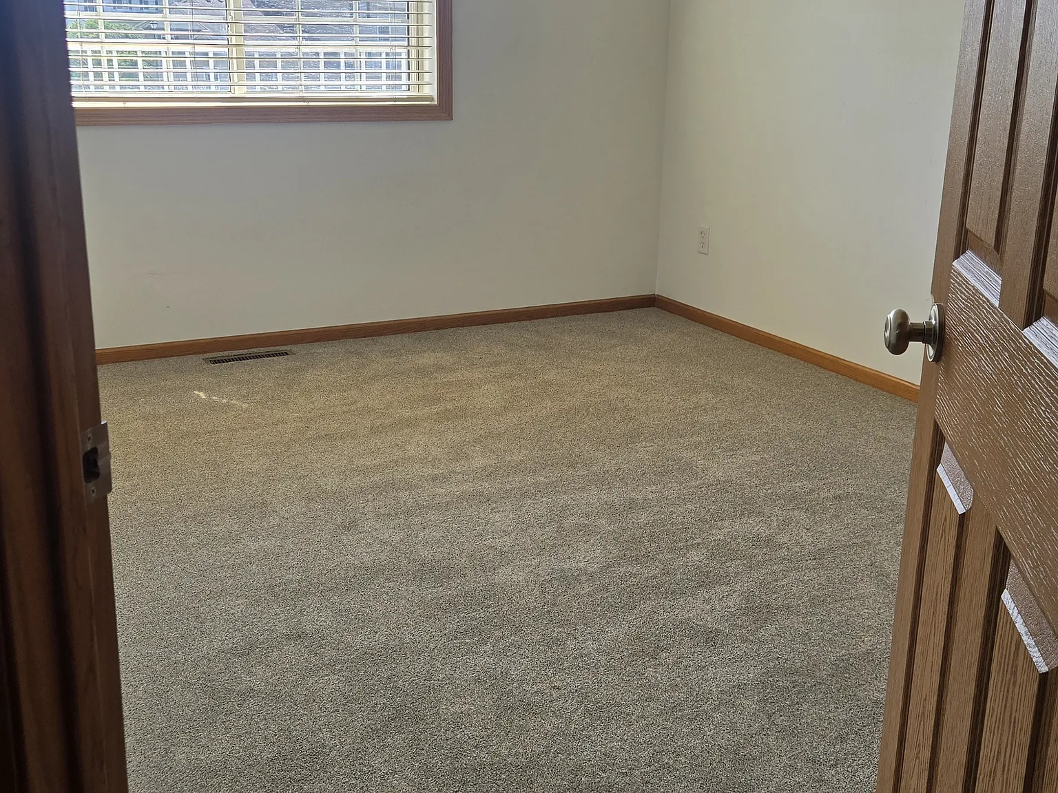 3 bed, 1600 sqft, $2,265 — Photo 4