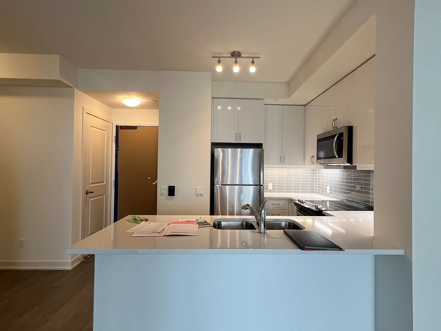 2 bed, $2,600 — Photo 4