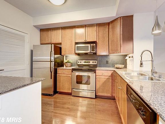 Kitchen (2 of 4)