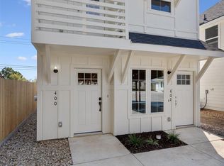 2002 W 2nd St #400, Taylor, TX 76574