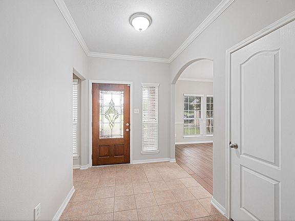 2nd image of 6118 Pine Lakes Dr